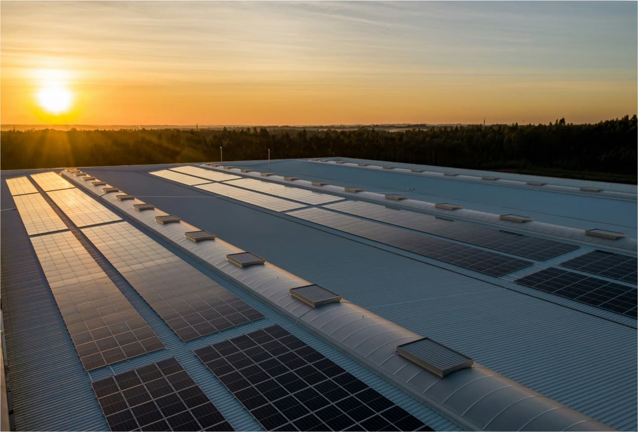 Commercial solar panels installation